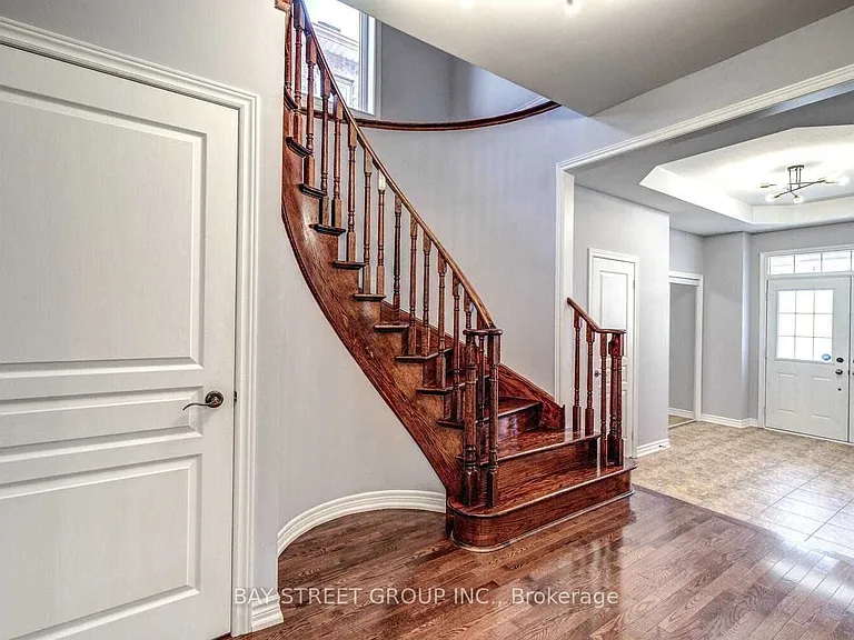 134 Ascalon Dr #UPPER — Photo 15