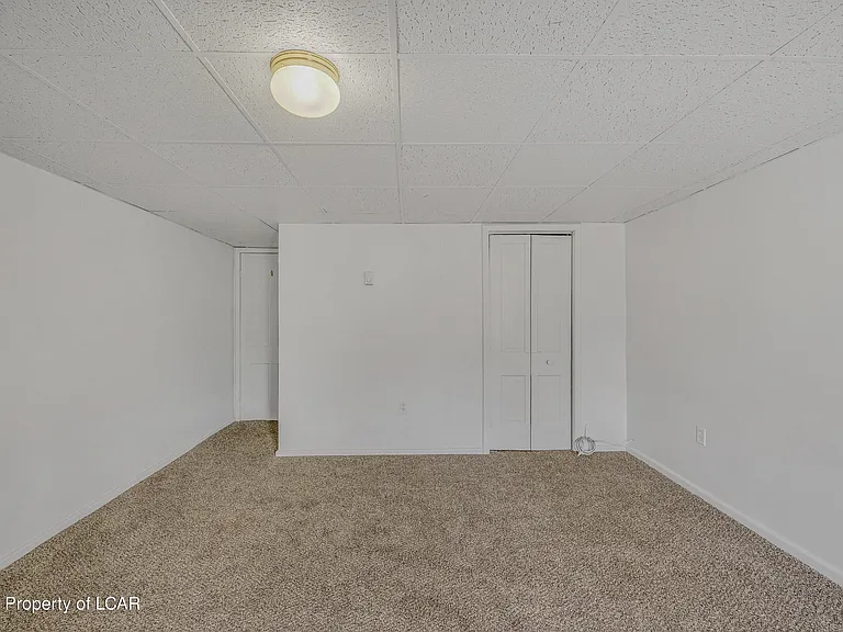 323 Vaughn St — Photo 15