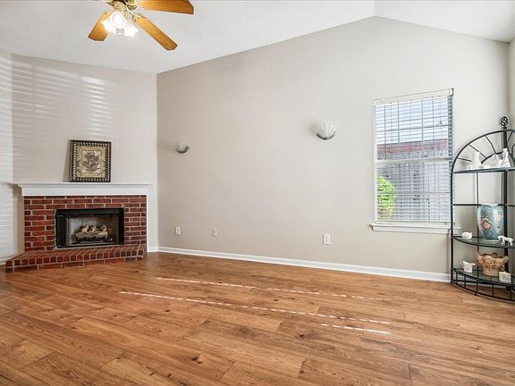 5th image of 1877 Winship Dr