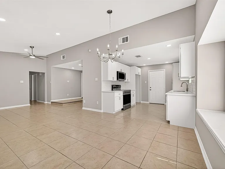7646 Winkle Wood Ln — Photo 14