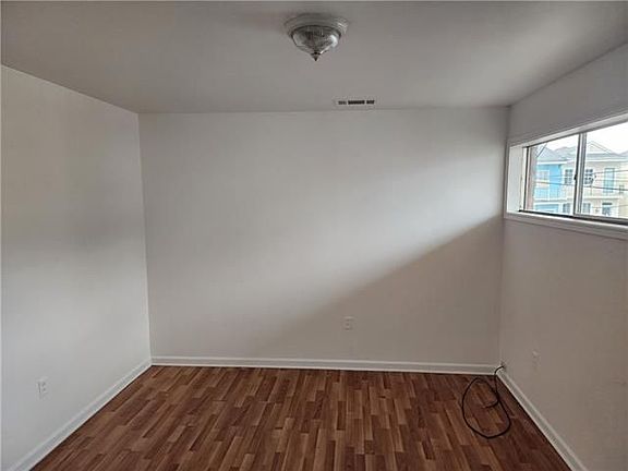 4th image of 1429 Governor Nicholls St
