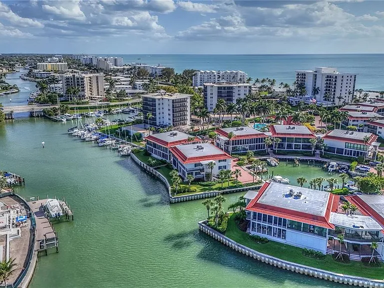 2258 Gulf Shore Blvd N #O1 — Photo 37