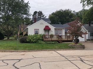 2345 25th St, Moline, IL 61265