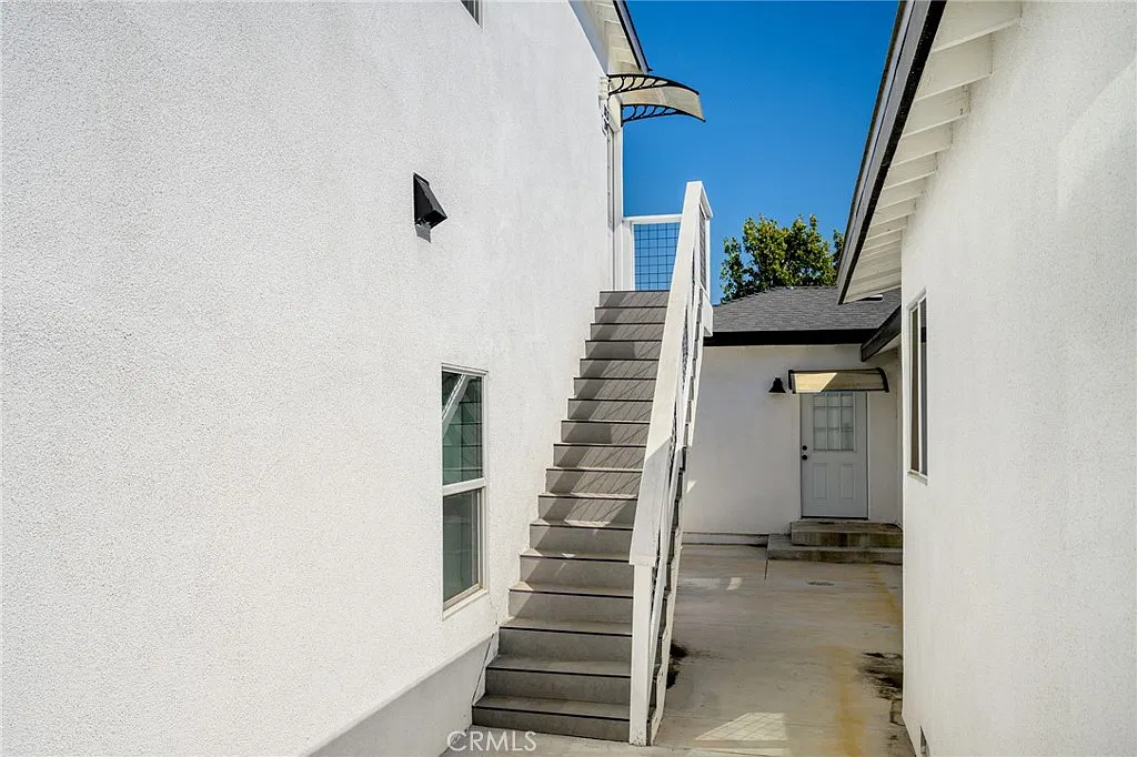 2 bed, 780 sqft, $2,995 — Photo 2