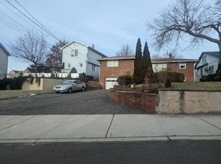324 Hops Ln, Secaucus, NJ 07094