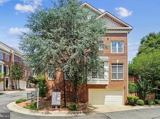 4625 Knight Pl, Alexandria, VA 22311