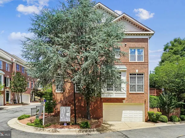 4625 Knight Pl, Alexandria, VA 22311