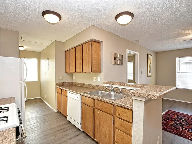 5401 Spring Meadow Rd #B — Photo 9