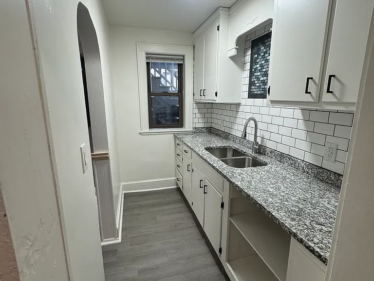 35 Rapallo Ave #3E — Photo 33