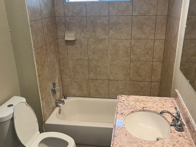 323 E Euclid Ave #325 — Photo 10
