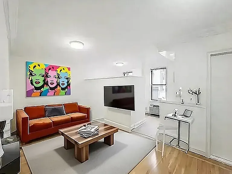 214 E 51st St #4K — Photo 1
