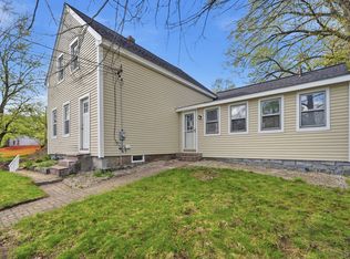 28 W Prescott St, Westford, MA 01886