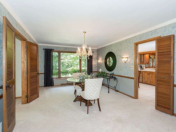 3rd image of 1942 Shaw Woods Dr