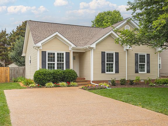 4th image of 1140 Summerville Cir
