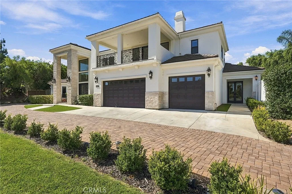 6 bed, 8.0 bath, 6366 sqft, $12,000 — Photo 3