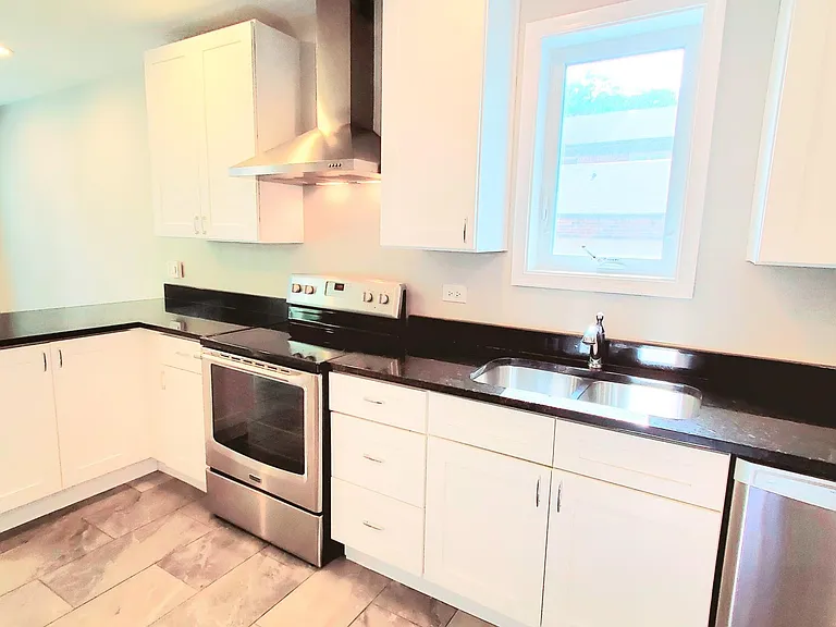 628 Onwentsia Ave #1 — Photo 11