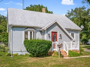 119 W 2nd St, Genoa, IL 60135