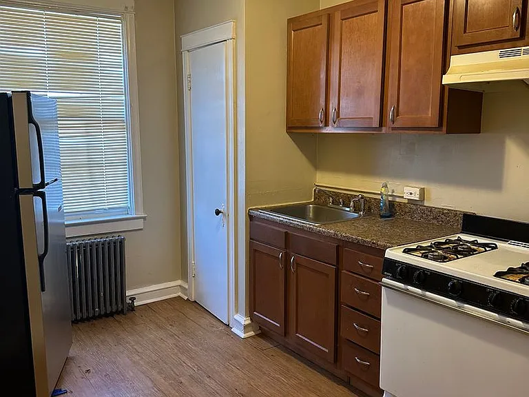2927 Edison Hwy — Photo 5