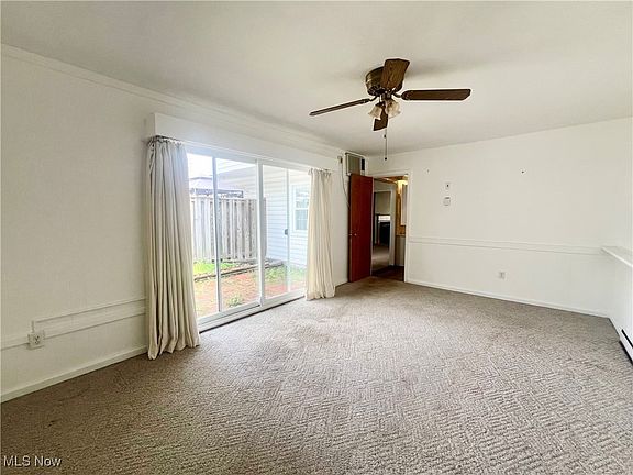 4th image of 15 Meadowlawn Dr Unit 8