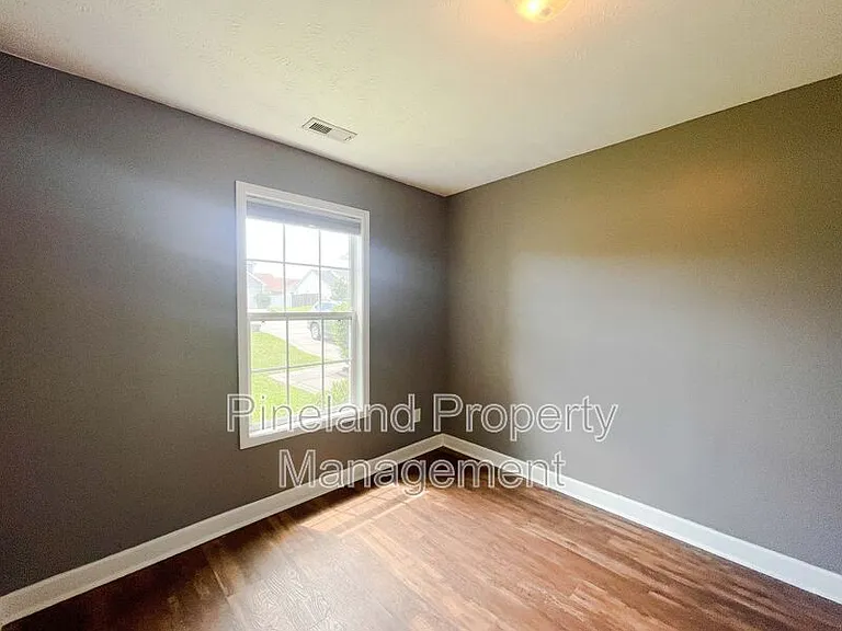1621 Kershaw Loop — Photo 17