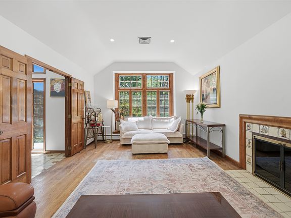5th image of 2 Carol Rd #5