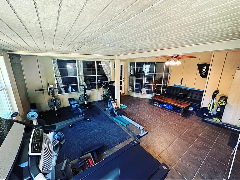 1321 Wade Dr — Photo 15