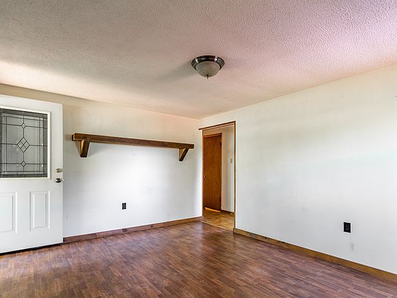 4th image of 8639 Majors Rd