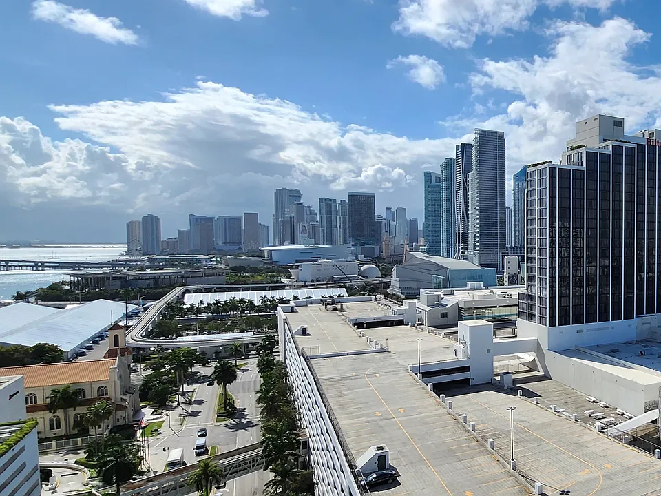 1750 N Bayshore Dr #5411