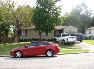 2109 Ruea St, Grand Prairie, TX 75050