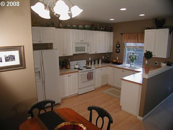 3rd image of 425 NE 55th Ave