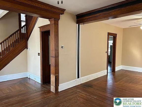 5th image of 2109 Hay St