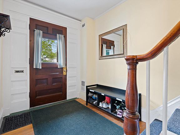4th image of 33 Jefferson Street