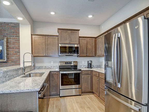 3rd image of 1007 Kathy Ann Way W