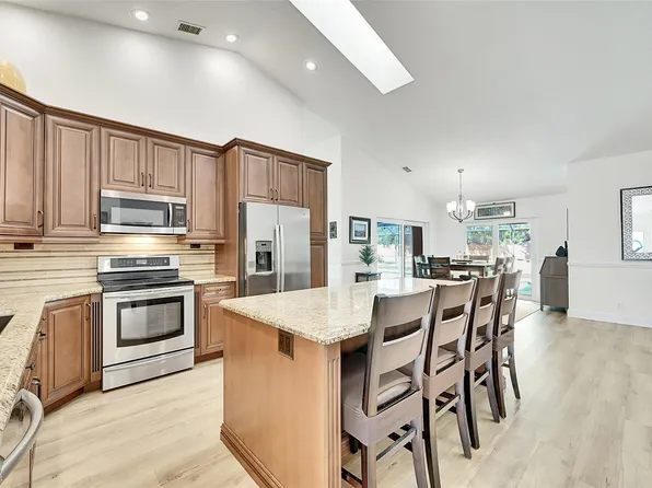 10777 NW 10th Place, Coral Springs, FL 33071