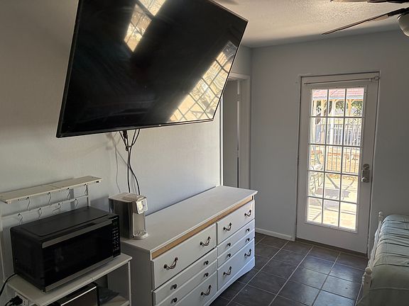 4th image of 4777 Steinke Dr