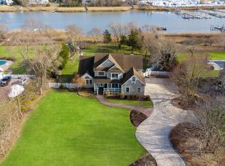34 S Bay Ave, Eastport, NY 11941