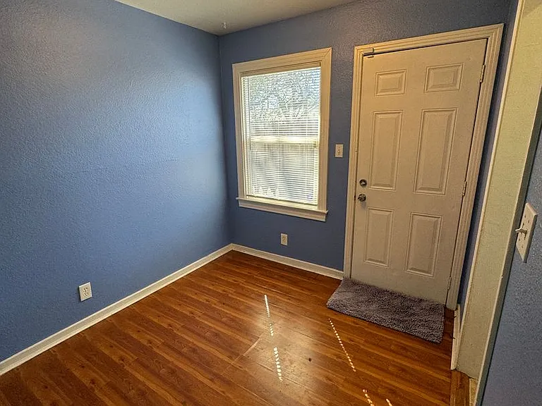220 El Camino Ave — Photo 6