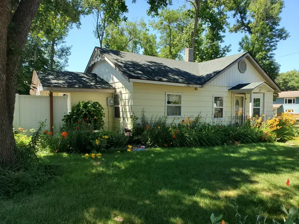 802 Broadway St, Lisbon, ND 58054