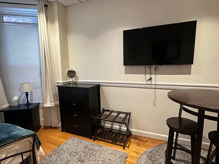 302 Newbury St #2 — Photo 7