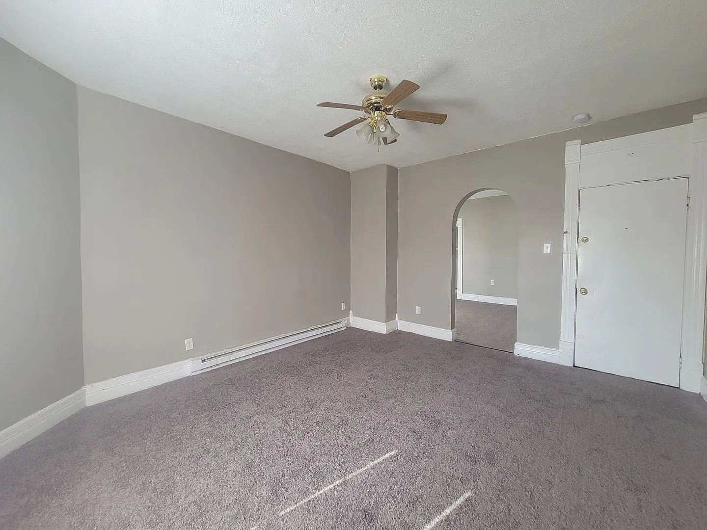 924 West 5th Street — Photo 4
