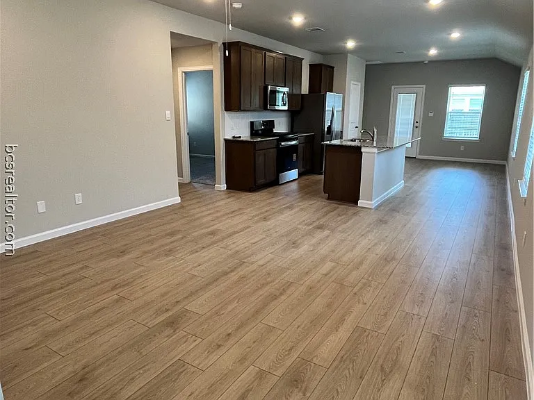 1154 Toledo Bend Dr — Photo 4
