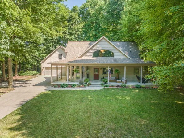 4815 Ironwood Dr, Stanton, MI 48888