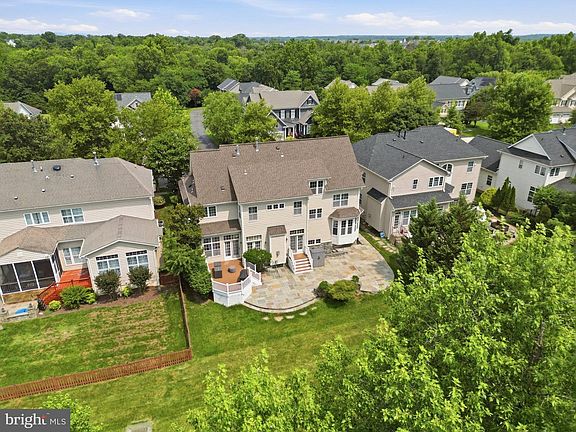 4th image of 44121 Riverpoint Dr