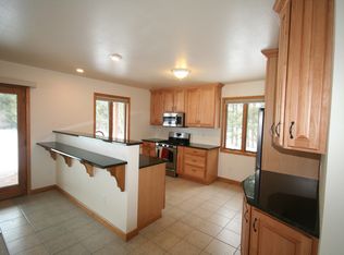 8294 Warner Rd, Saline, MI 48176