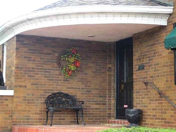 3rd image of 1431 Mesker Park Dr