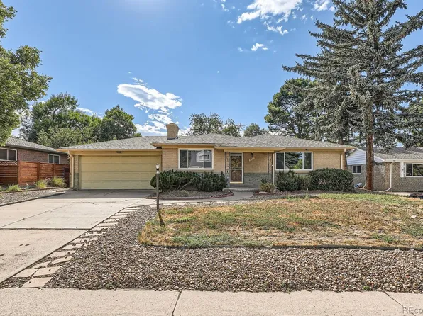 557 Oakland Court, Aurora, CO 80010
