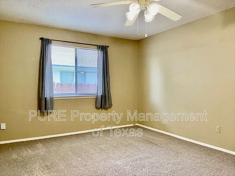 2105 Balsam Way — Photo 12