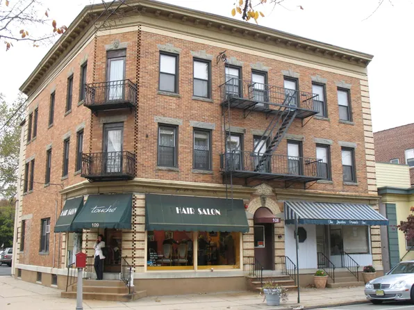 109 Main St APT 5, Millburn, NJ 07041