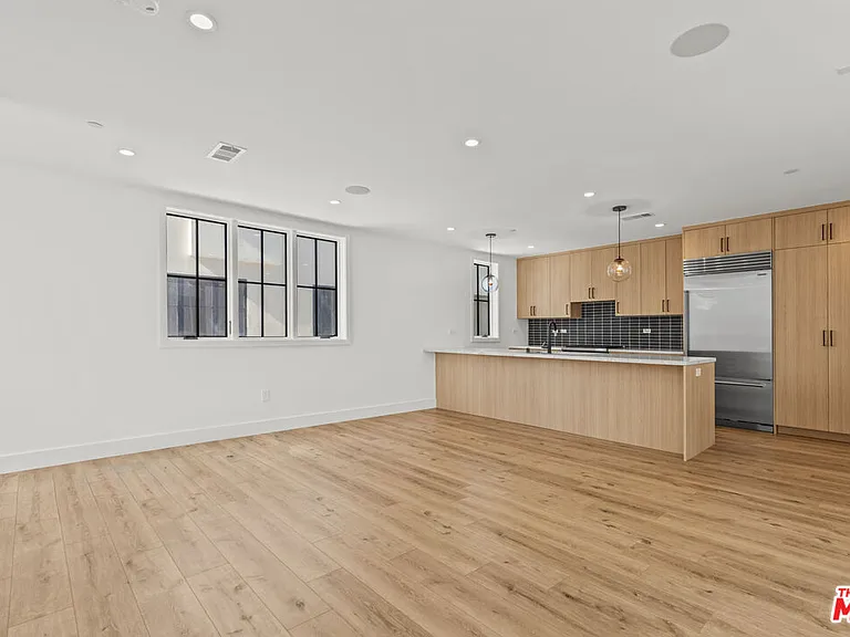 5536 Tova Rd — Photo 2