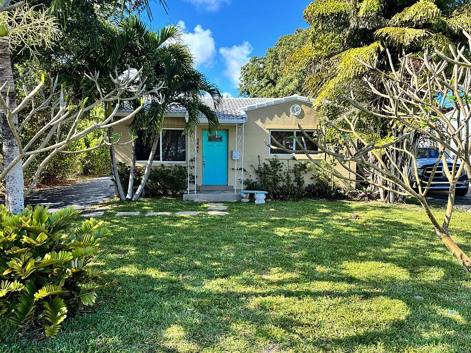 1st image of 2647 PIERCE Street